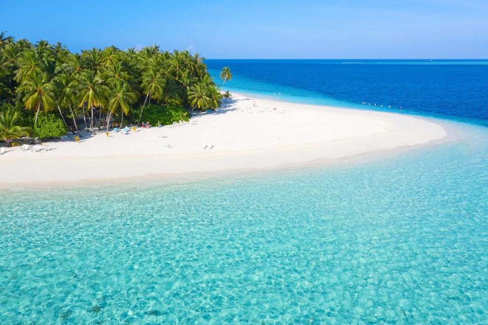 Visit Picnic Island (Fushi)